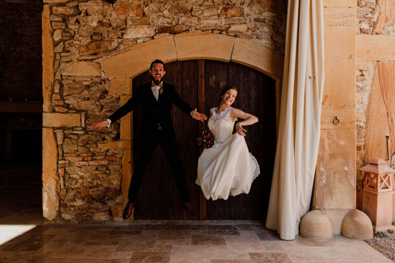 2_ domaine des hirondelles – mariage dans le beaujolais et céremonie à l&rsquo;église – chloe sorbe photographe d&rsquo;émotion6296