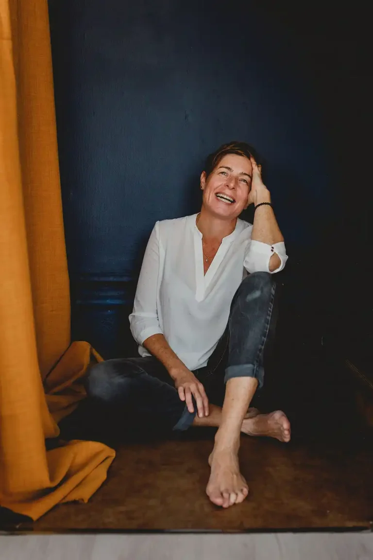 je veux prendre soin de moi beatrice seance portrait d'âme à la maison ©chloe buera sorbe photographe 0007