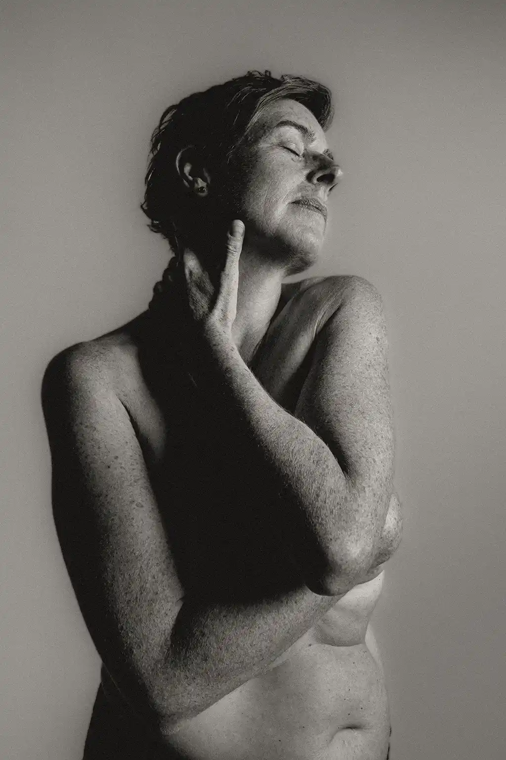 je veux prendre soin de moi beatrice seance portrait d'âme à la maison ©chloe buera sorbe photographe 0028