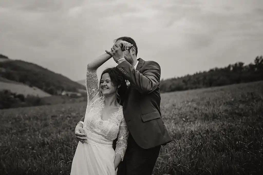 se marier en mai au clos des muriers à st christo en jarez laura et kevin sfp7452 ©chloe buera sorbe photographe 2779