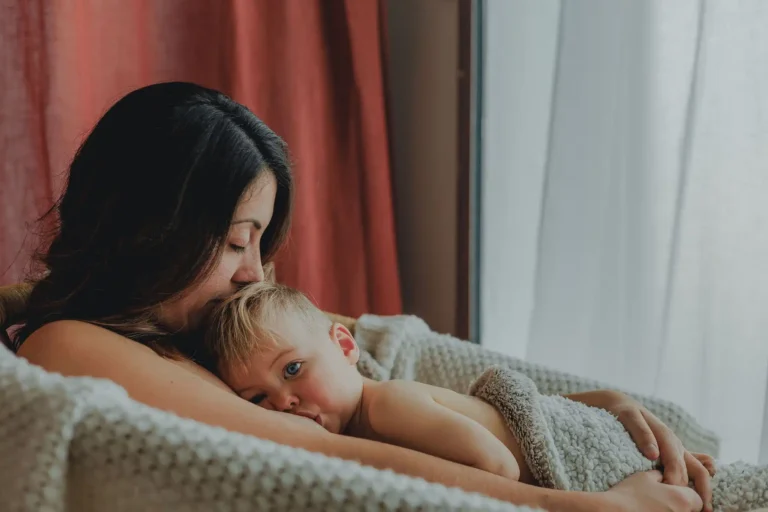 seance naissance et allaitement à la maison lola et tom chloe buera sorbe photographe d'émotion 3t0a4436 333