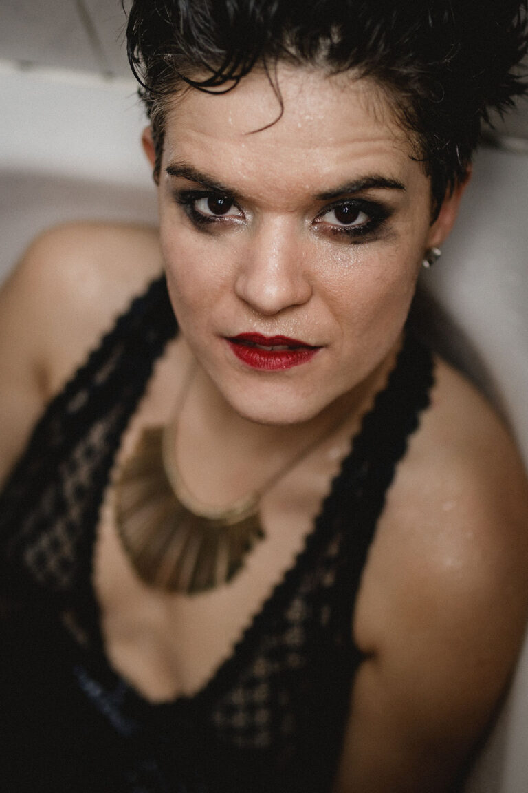 seance portrait dame dans une baignoire chloe sorbe photographe strasbourg3